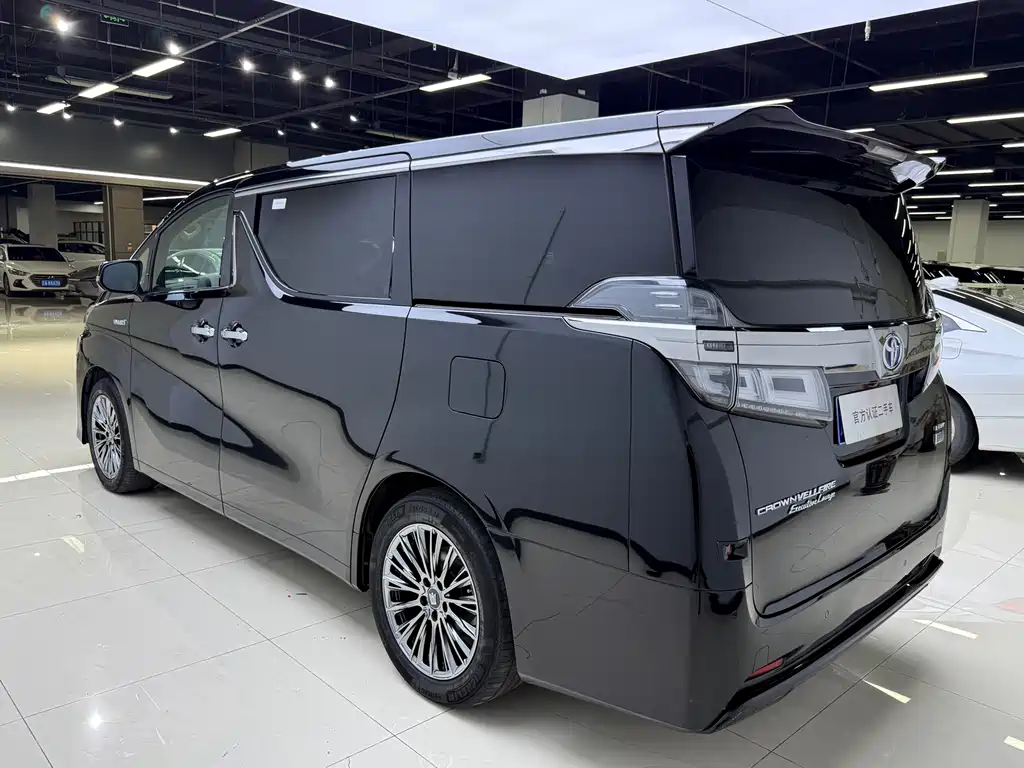 Toyota Vellfire 2021 — фото 23