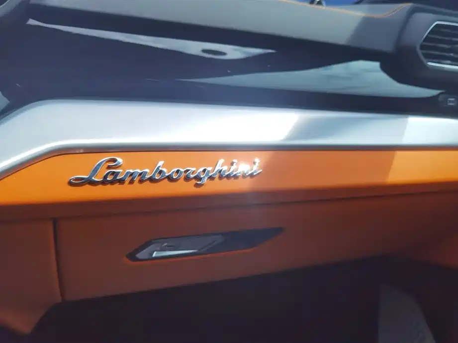 Lamborghini Urus 2025