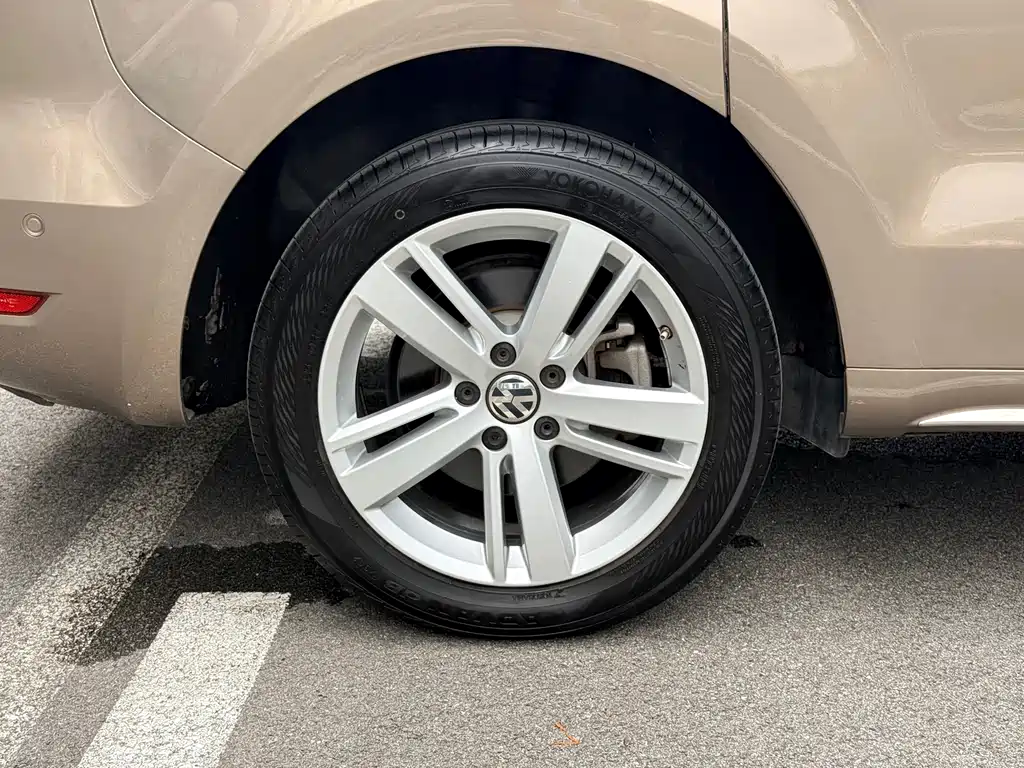 Volkswagen Sharan 2017 — фото 48