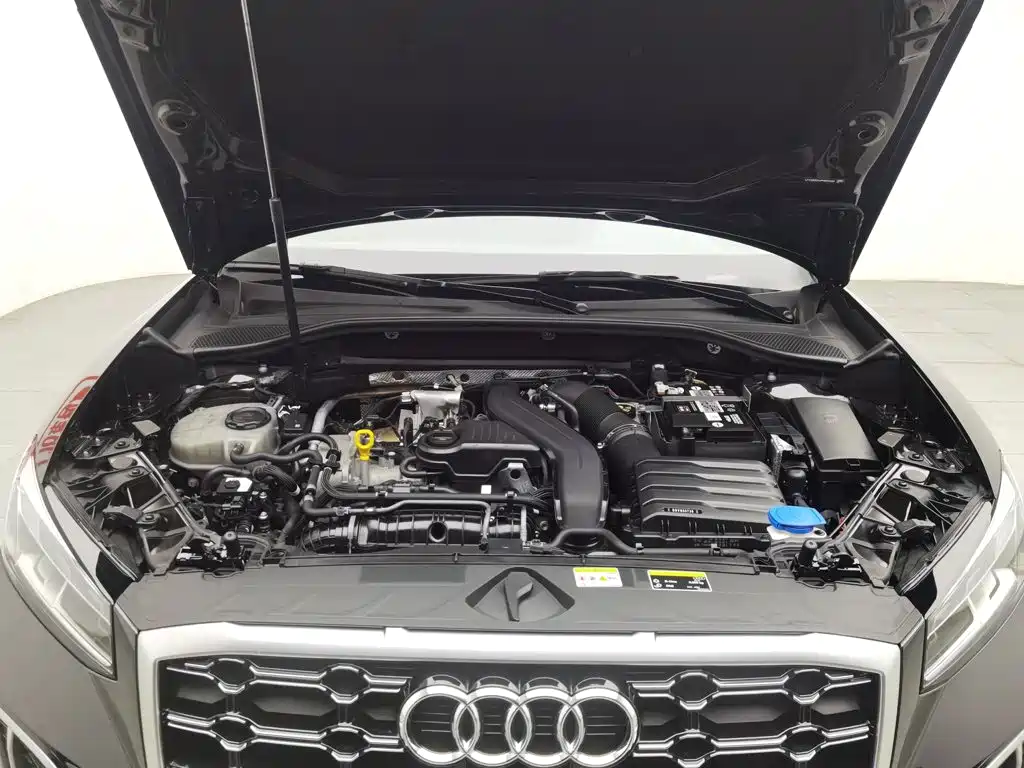 Audi Q2L 2024