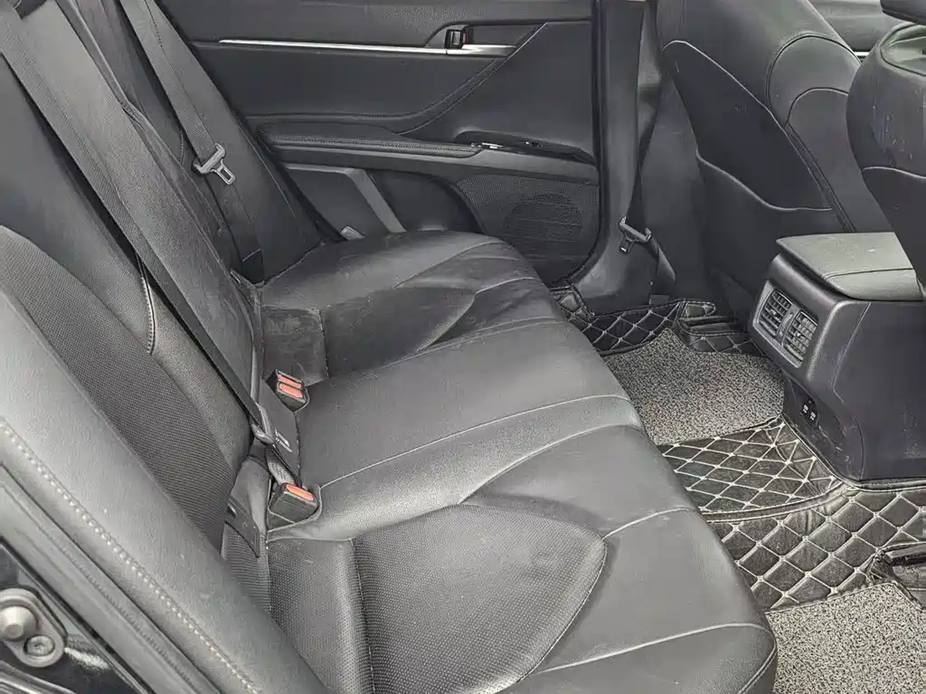 Toyota Camry 2019 — фото 13
