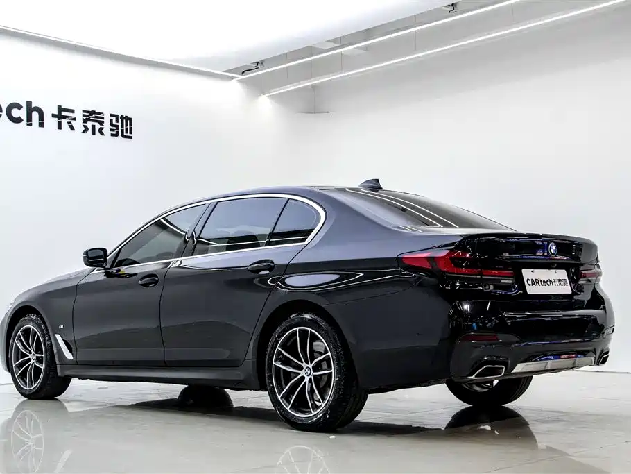 BMW 5 Series 2023 — фото 7