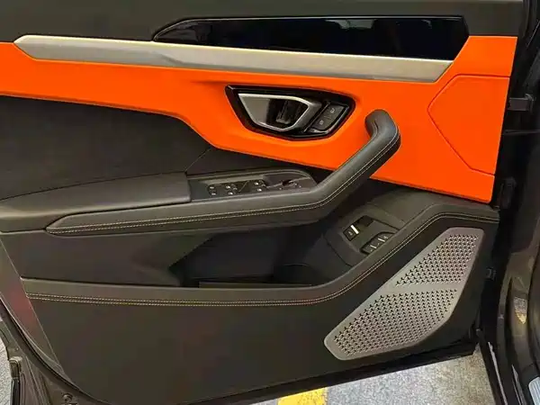 Lamborghini Urus 2024