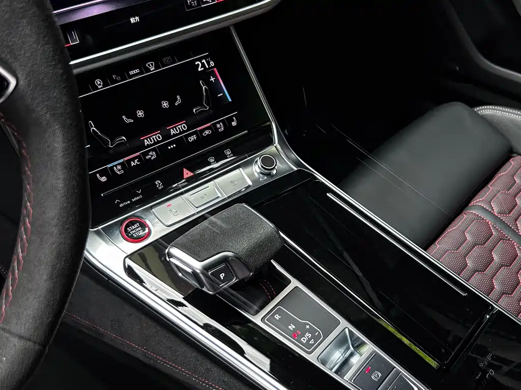 Audi RS 6 2025 — фото 11
