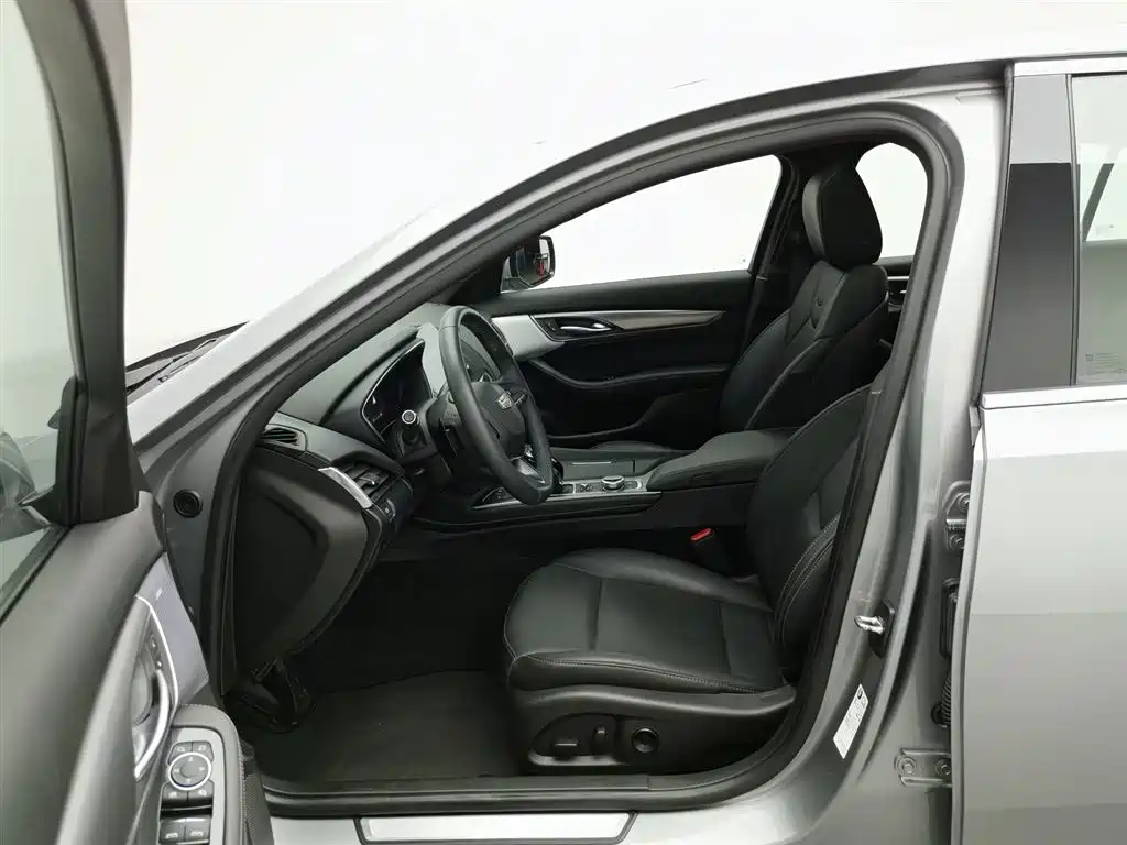 Cadillac CT5 2023 — фото 10
