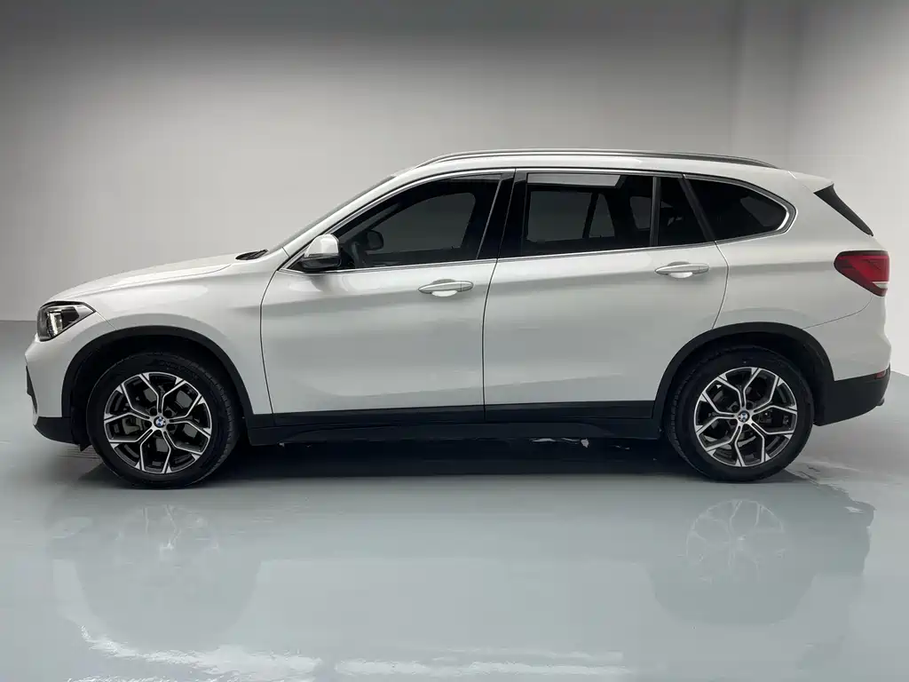 BMW X1 2022 — фото 5