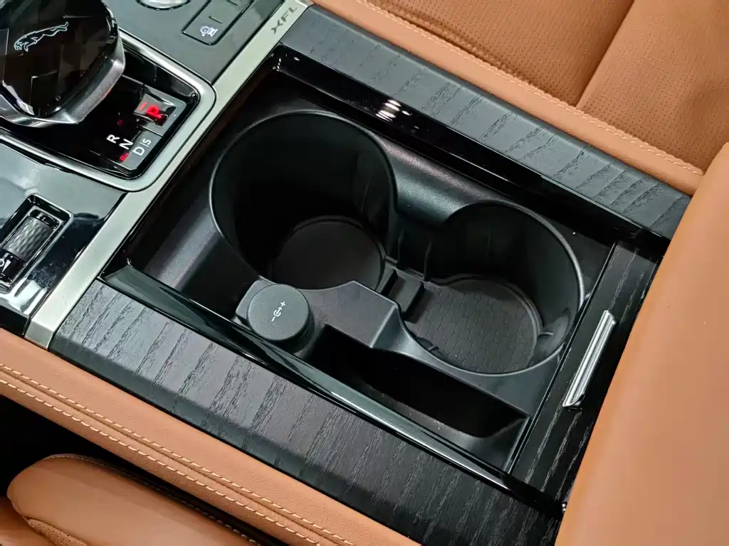 Jaguar XFL 2024 — фото 14