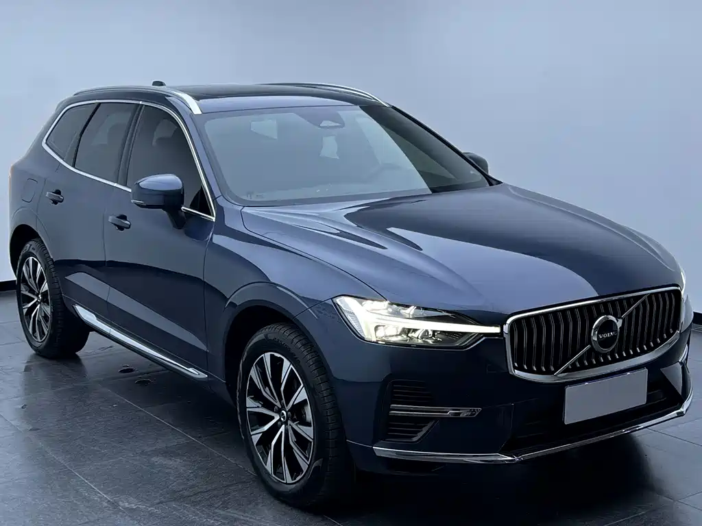 Volvo XC60 2023 — фото 3