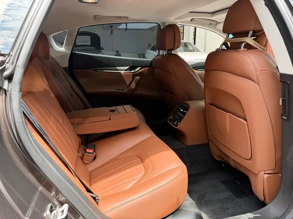 Maserati Quattroporte 2015 — фото 13