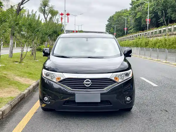 Nissan Quest 2015
