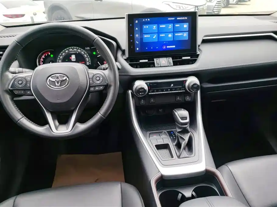 Toyota RAV4 2023 — фото 12