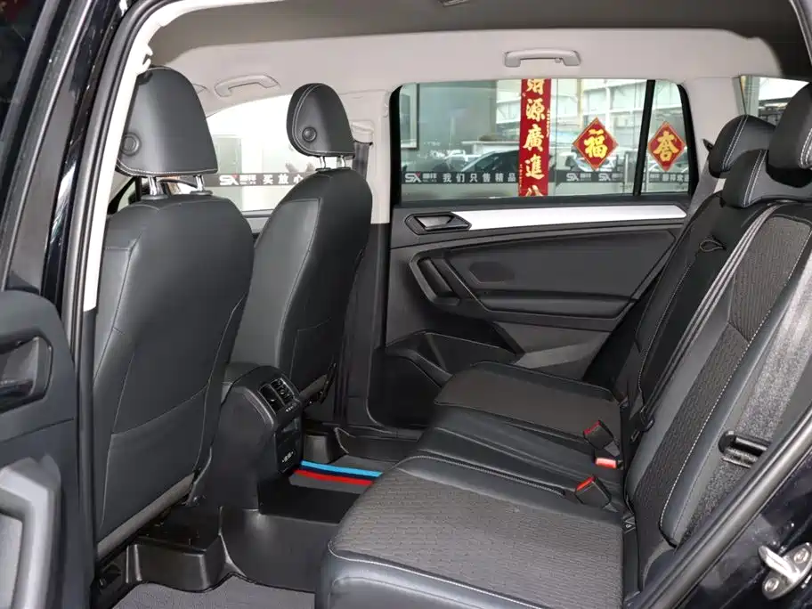 Volkswagen Tiguan L 2021 — фото 11