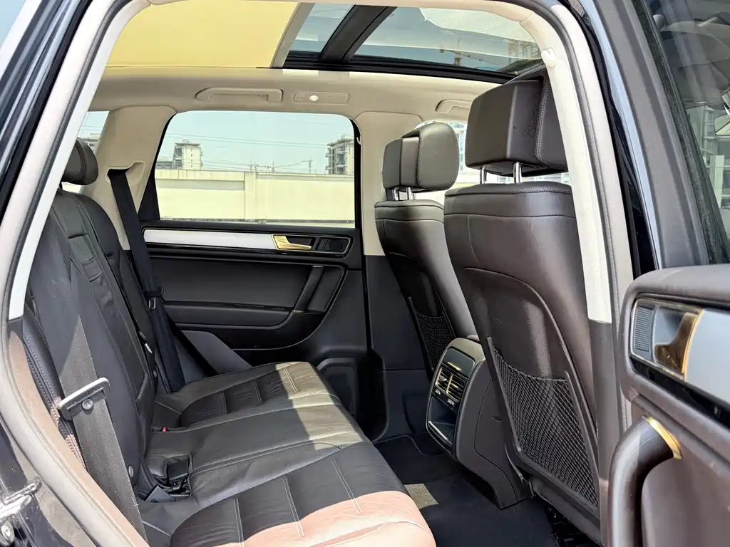 Volkswagen Touareg 2018 — фото 16
