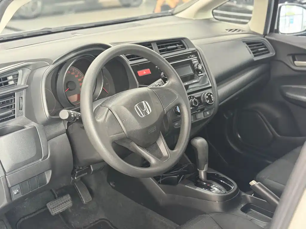 Honda Fit 2015 — фото 13