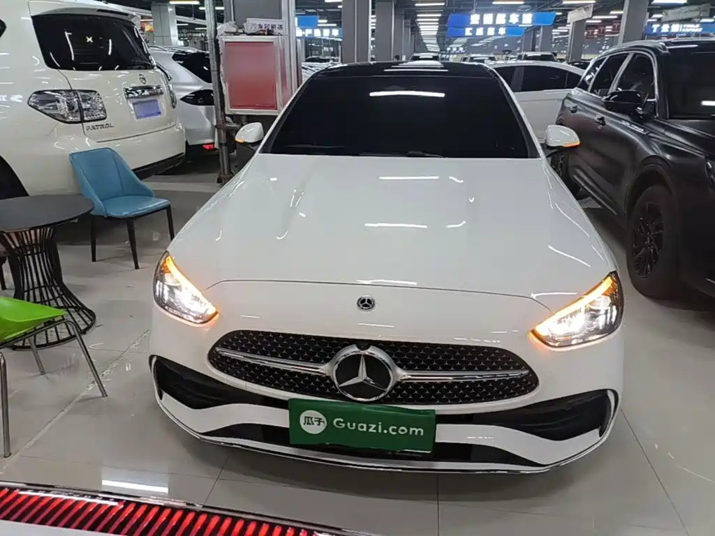 Mercedes-Benz C-Class 2025