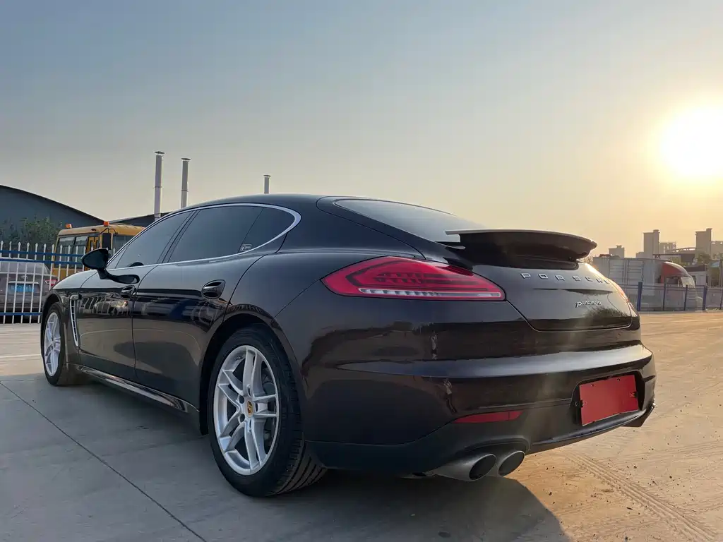 Porsche Panamera 2016 — фото 21