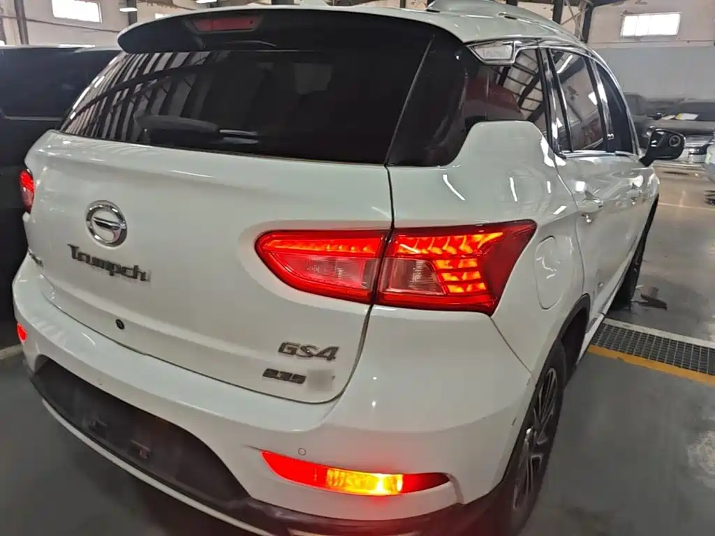 GAC Trumpchi GS4 2017 — фото 8