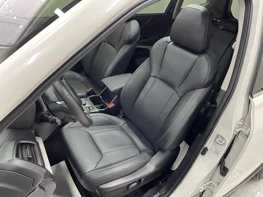 Subaru Forester 2023 — фото 15