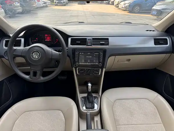 Volkswagen Santana 2015