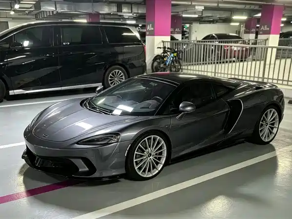 McLaren GT 2023