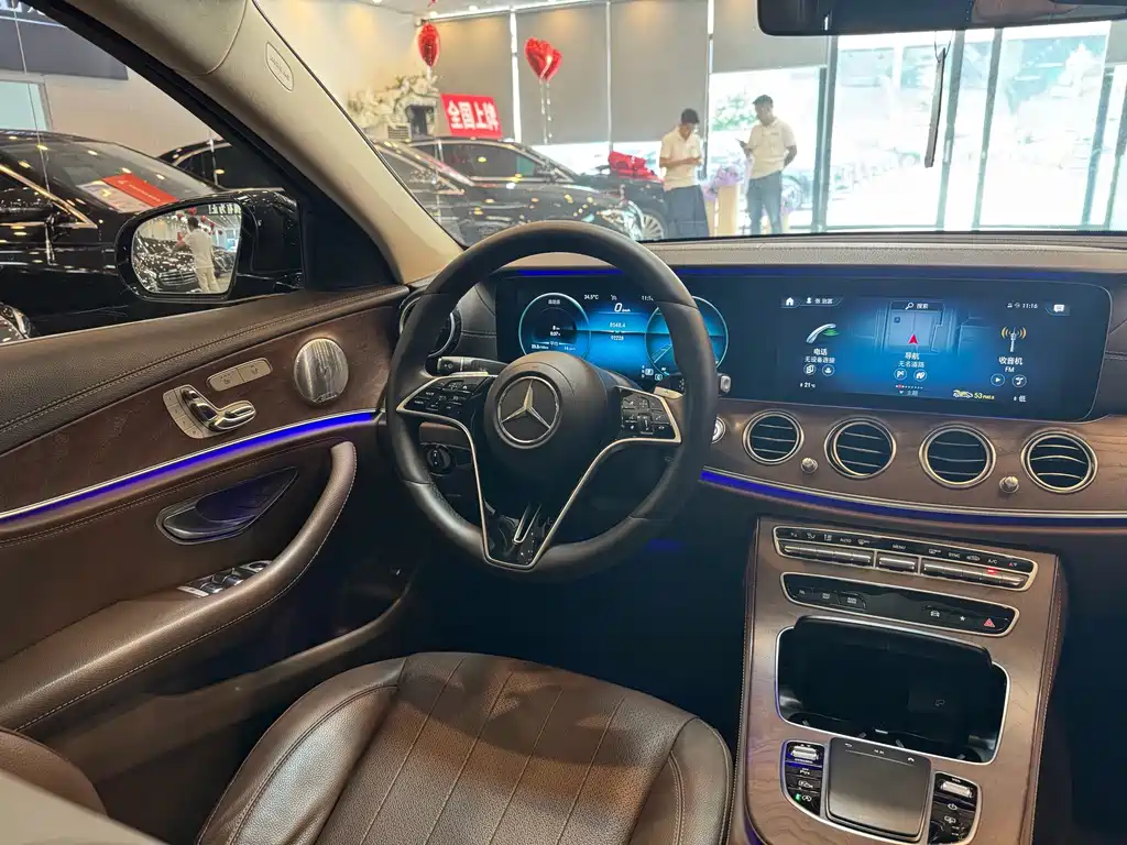 Mercedes-Benz E-Class 2020 — фото 12
