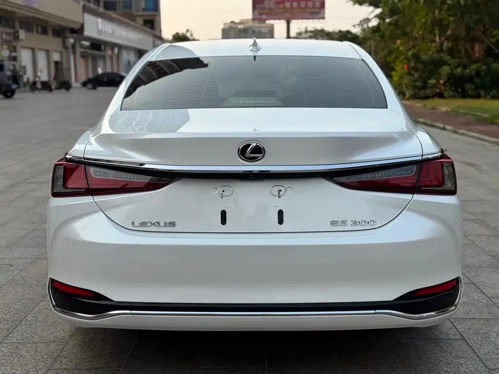 Lexus ES 2019 — фото 4