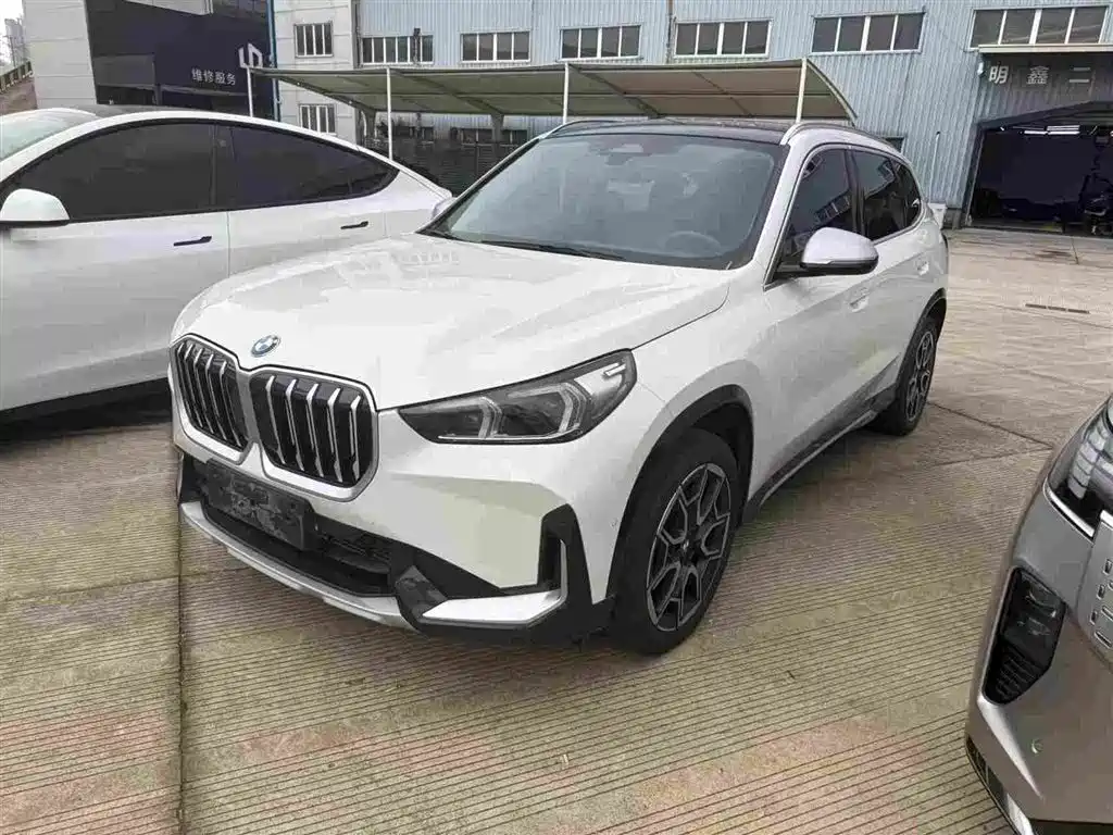 BMW X1 2024 — фото 1