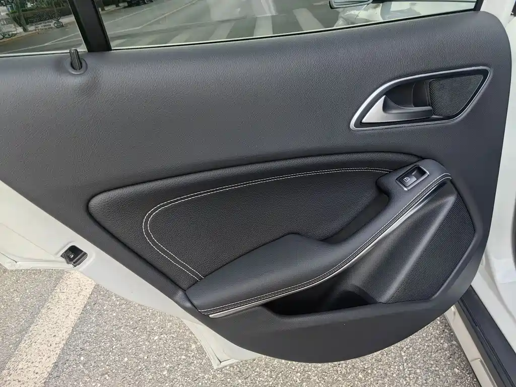 Mercedes-Benz GLA 2017 — фото 18