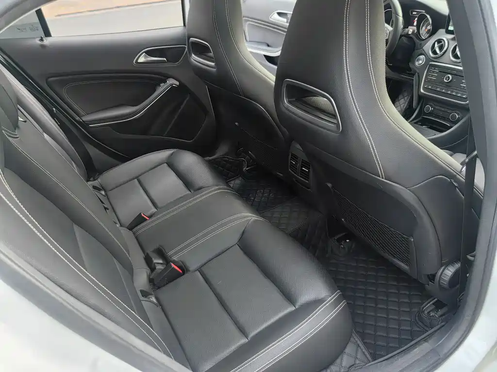 Mercedes-Benz GLA 2017 — фото 15