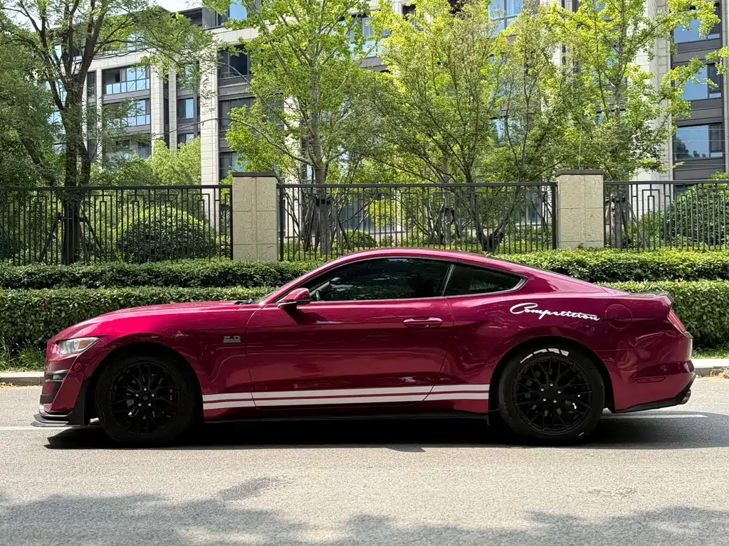 Ford Mustang 2016 — фото 10