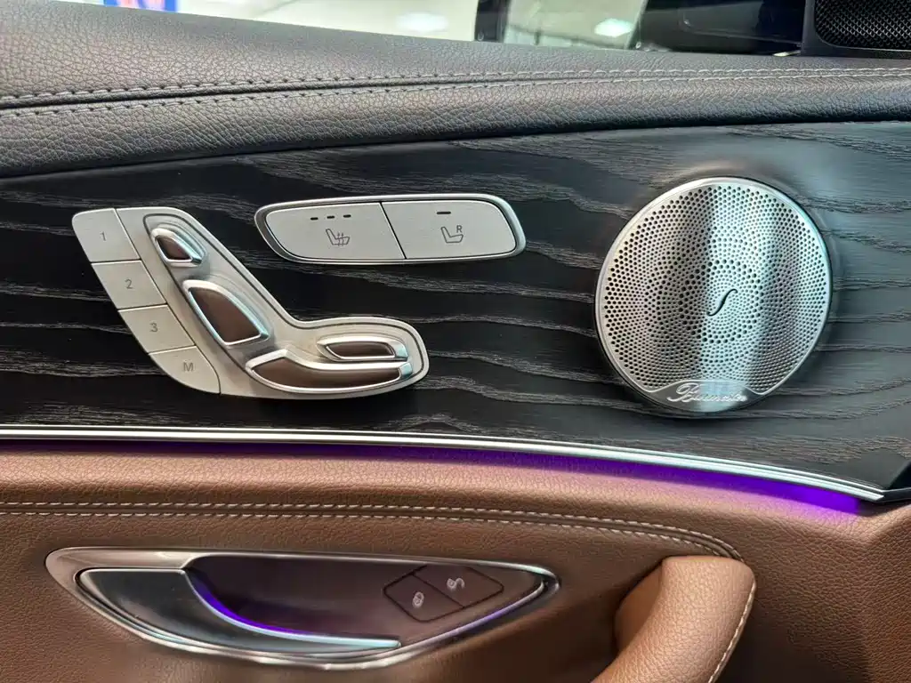 Mercedes-Benz E-Class 2019 — фото 8