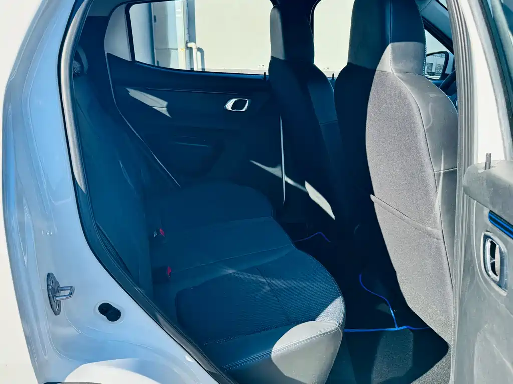 Renault Eno 2020 — фото 15