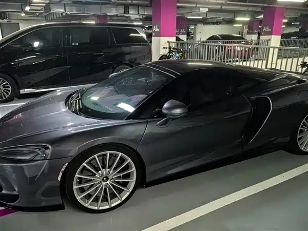 McLaren GT 2023