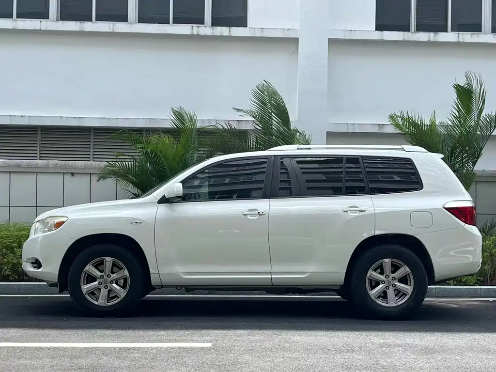 Toyota Highlander 2012 — фото 21