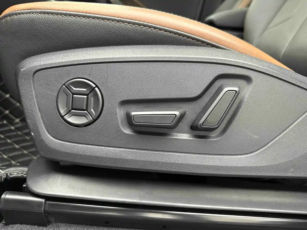 Audi Q3 2021 — фото 11