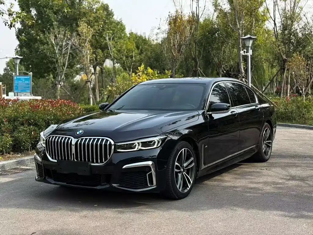 BMW 7 Series 2020 — фото 1