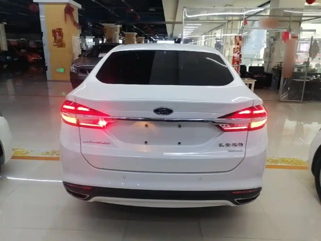 Ford Mondeo 2017 — фото 6