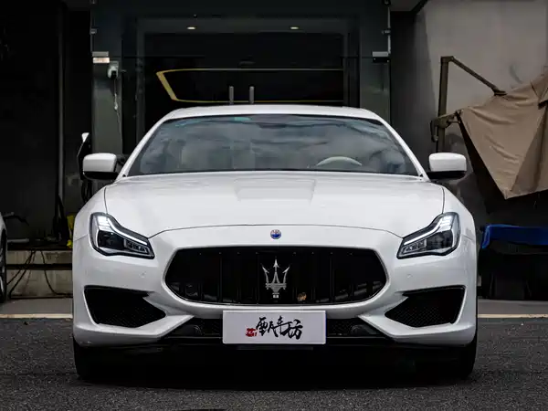 Maserati Quattroporte 2013