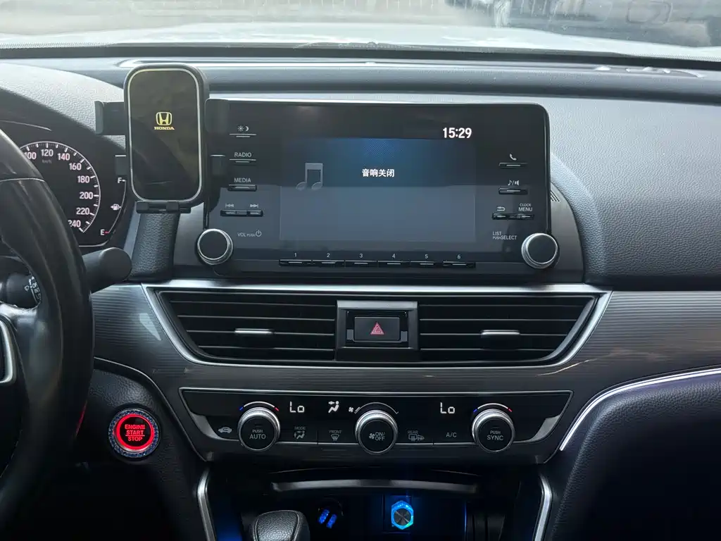 Honda Accord 2021 — фото 18