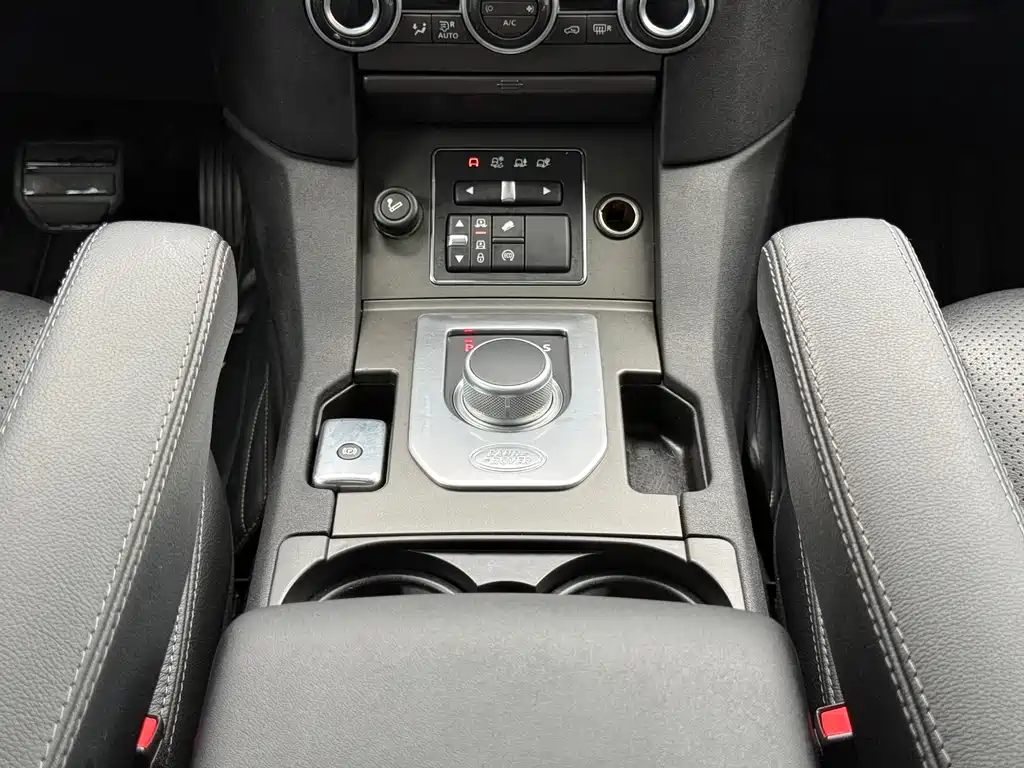 Land Rover Discovery 2014 — фото 16