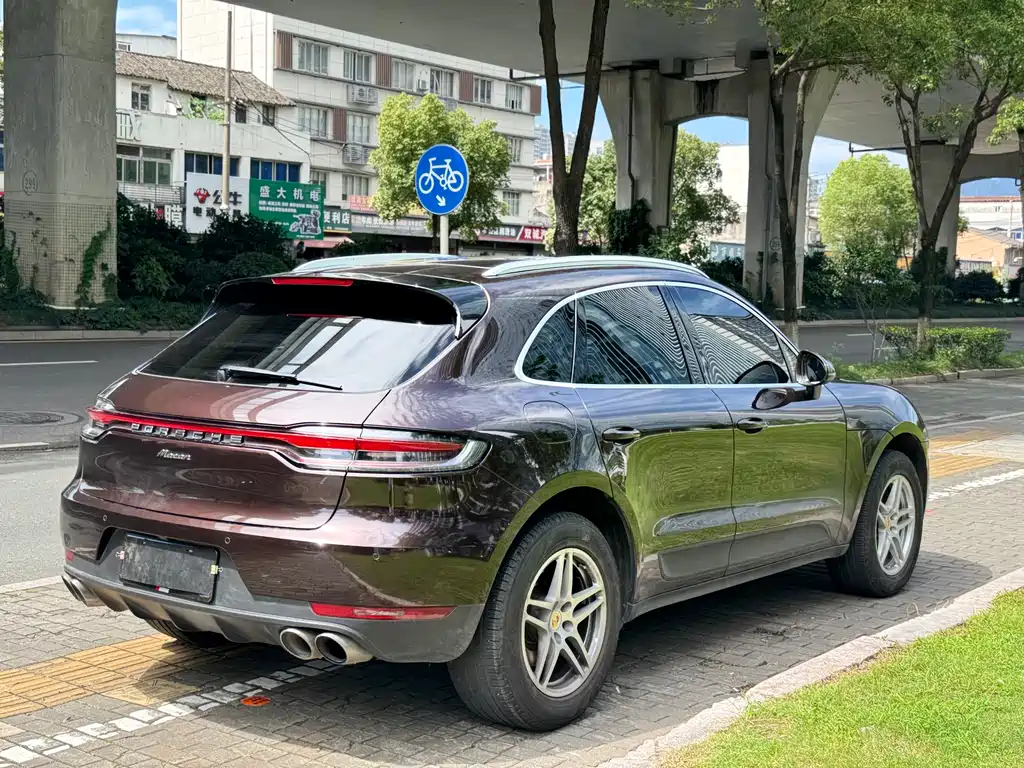 Porsche Macan 2019 — фото 17