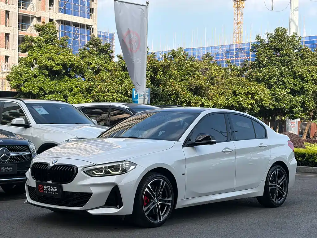 BMW 1 Series 2021 — фото 1