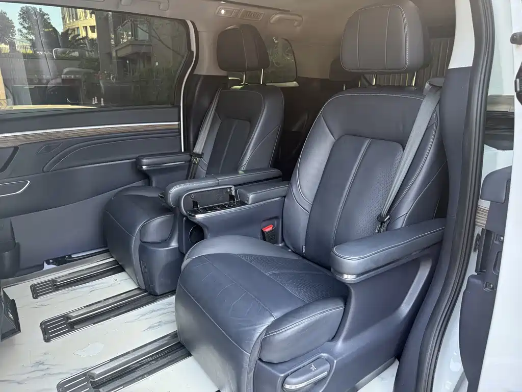 GAC Motor Trumpchi M8 2022 — фото 11