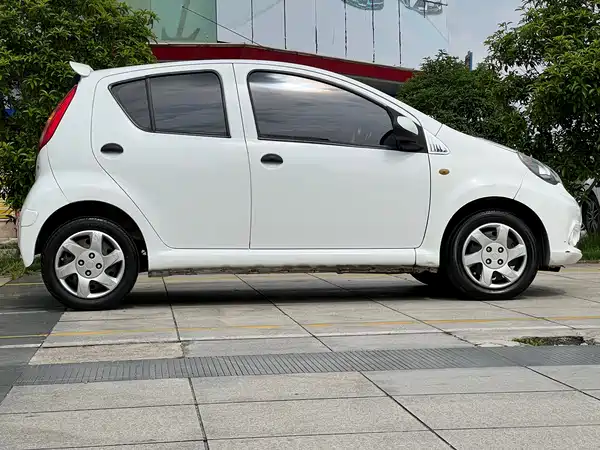 BYD F0 2015