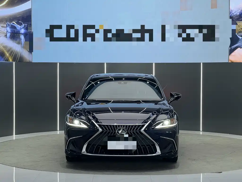 Lexus ES 2024