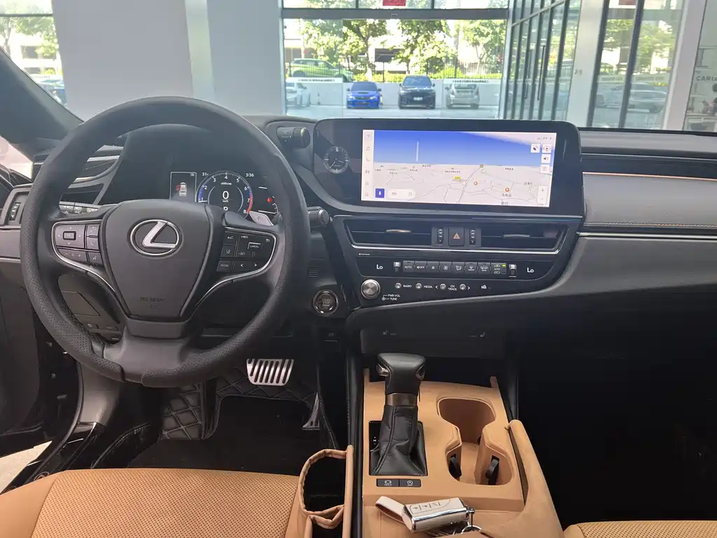 Lexus ES 2024