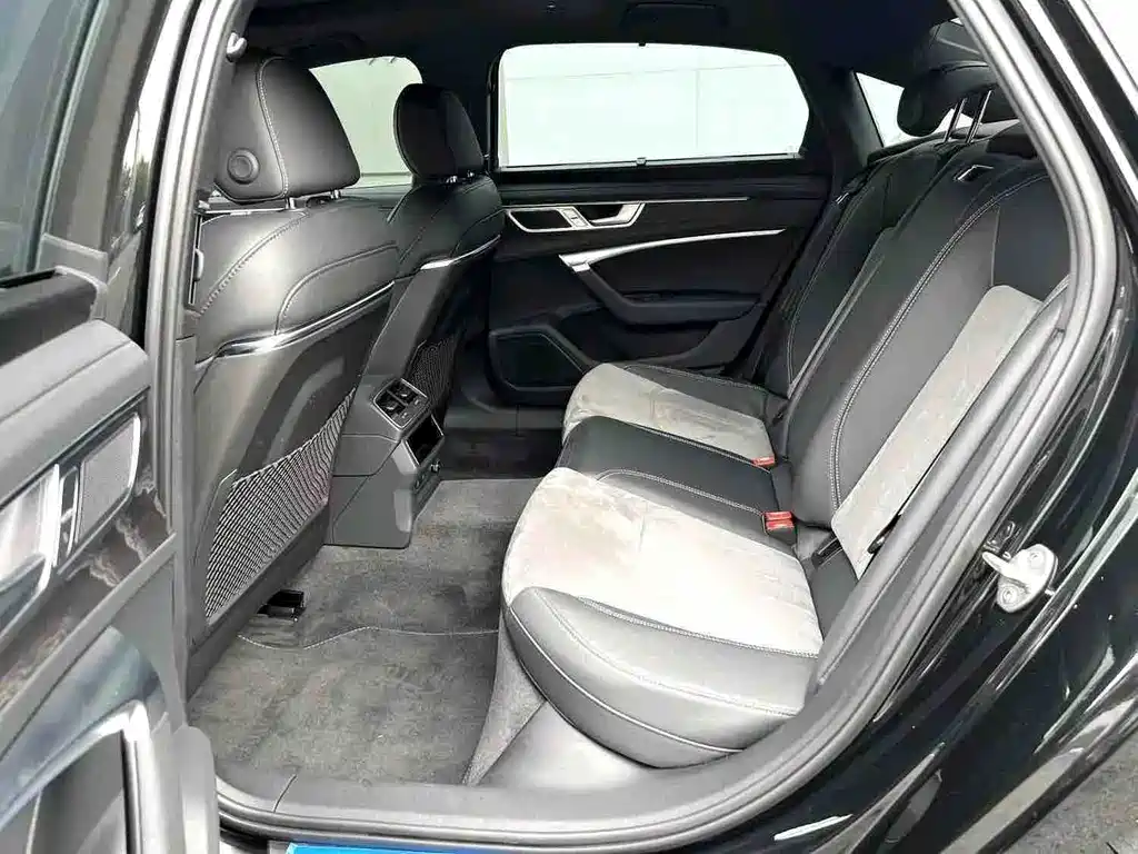 Audi A6L 2023
