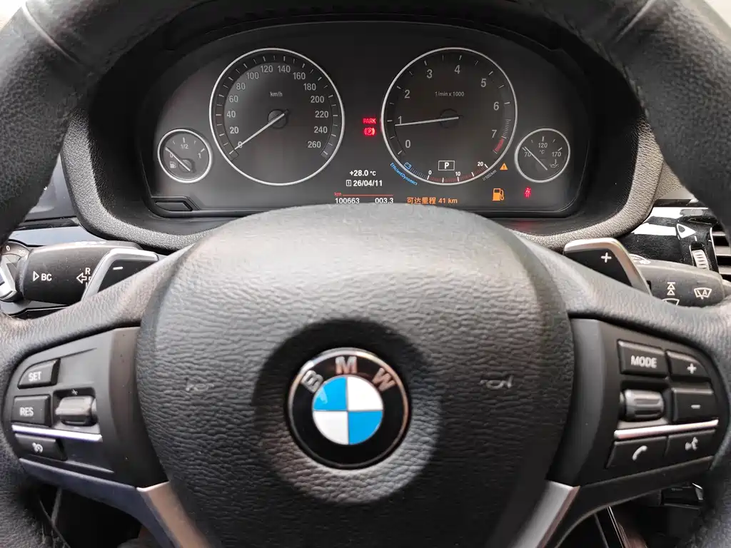 BMW X4 2016 — фото 9