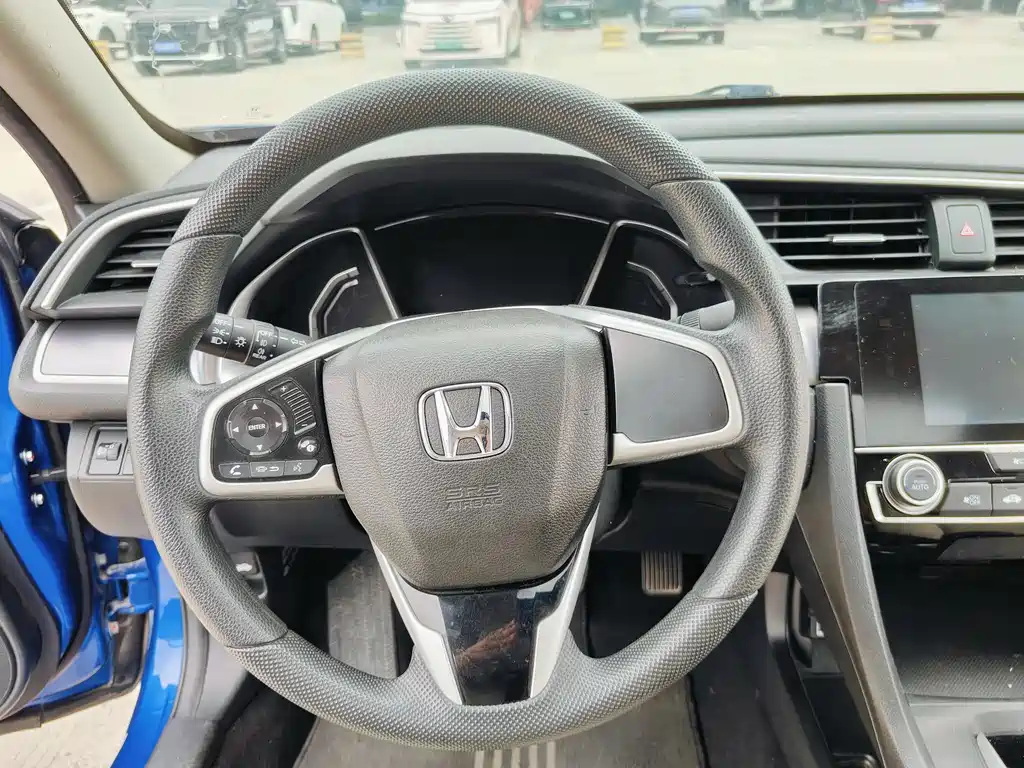Honda Civic 2018 — фото 15