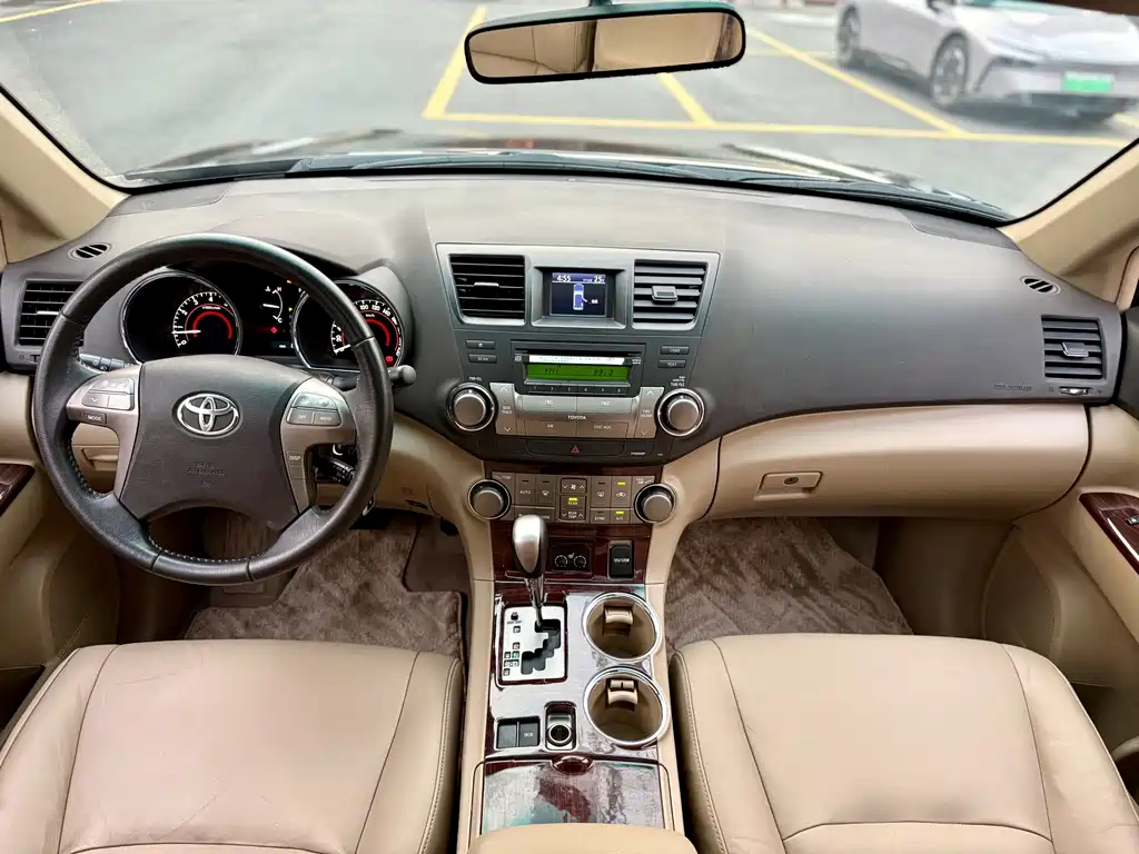 Toyota Highlander 2012 — фото 20
